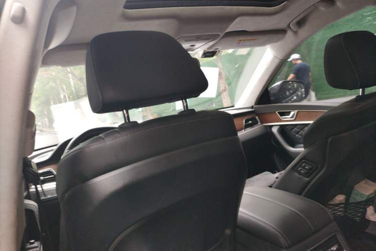 Used Hongqi HS7 2021 3.0T Automatic All-Wheel Drive Smart Connect Flagship Edition Headliner