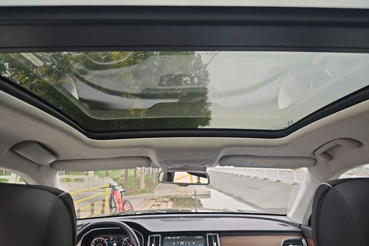 Used Hongqi HS7 2021 3.0T Automatic All-Wheel Drive Smart Connect Flagship Edition Headliner