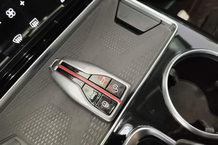Used Hongqi HS7 2021 2.0T DCT Two-Wheel Drive Smart Connect Flagship Edition Interior 1