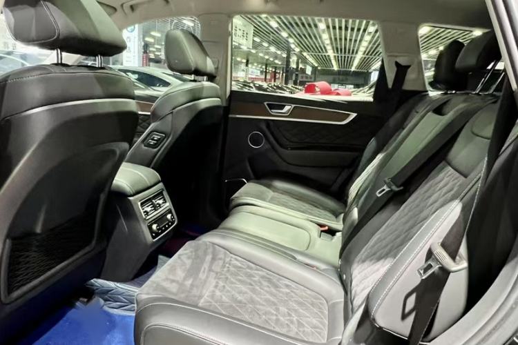 Used Hongqi HS7 2021 2.0T DCT Two-Wheel Drive Smart Connect Flagship Edition Interior 2