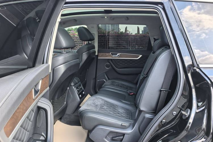 Used Hongqi HS7 2021 2.0T DCT Two-Wheel Drive Smart Connect Flagship Edition Interior 2