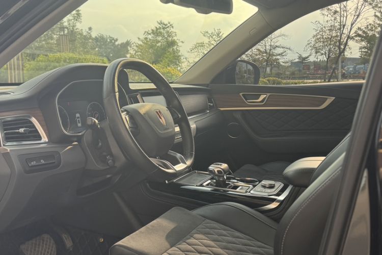 Used Hongqi HS7 2021 2.0T DCT Two-Wheel Drive Smart Connect Flagship Edition Interior 2