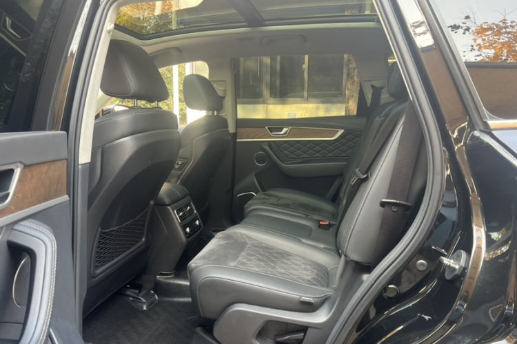 Used Hongqi HS7 2021 2.0T DCT Two-Wheel Drive Smart Connect Flagship Edition Interior 4