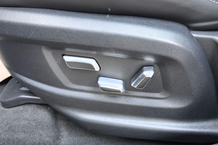 Used Hongqi HS7 2021 2.0T DCT Two-Wheel Drive Smart Connect Flagship Edition Interior 5