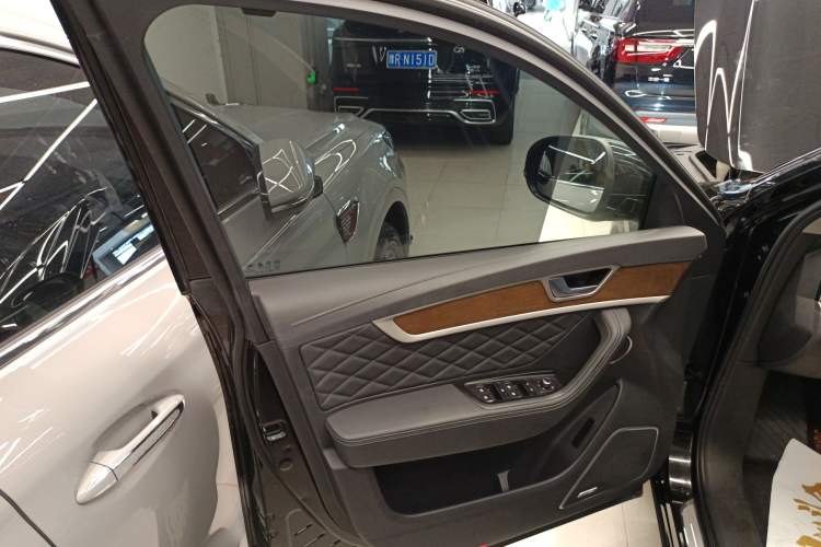 Used Hongqi HS7 2021 2.0T DCT Two-Wheel Drive Smart Connect Flagship Edition Left Front Door Interior