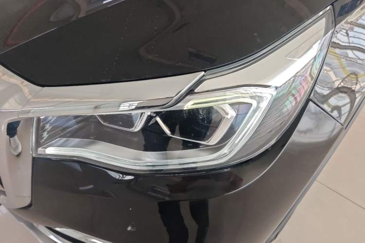 Used Hongqi HS7 2021 2.0T DCT Two-Wheel Drive Smart Connect Flagship Edition Left Front Headlight