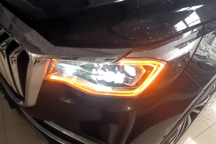 Used Hongqi HS7 2021 3.0T Automatic All-Wheel Drive Smart Connect Flagship Edition Left Front Headlight