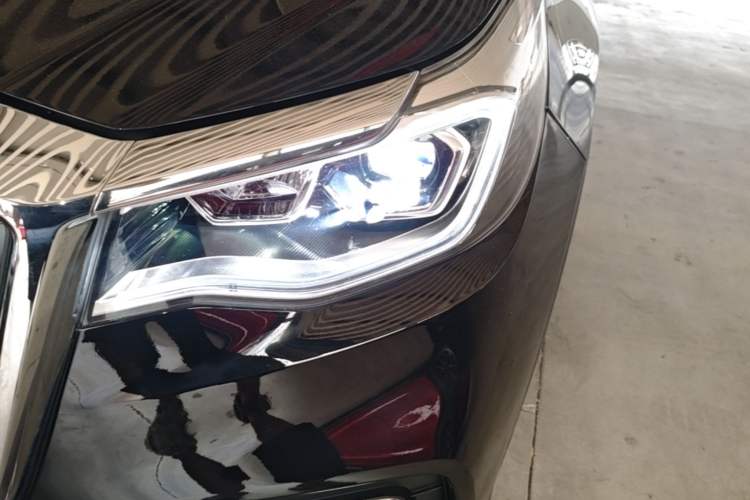Used Hongqi HS7 2021 2.0T DCT Two-Wheel Drive Smart Connect Flagship Edition Left Front Headlight