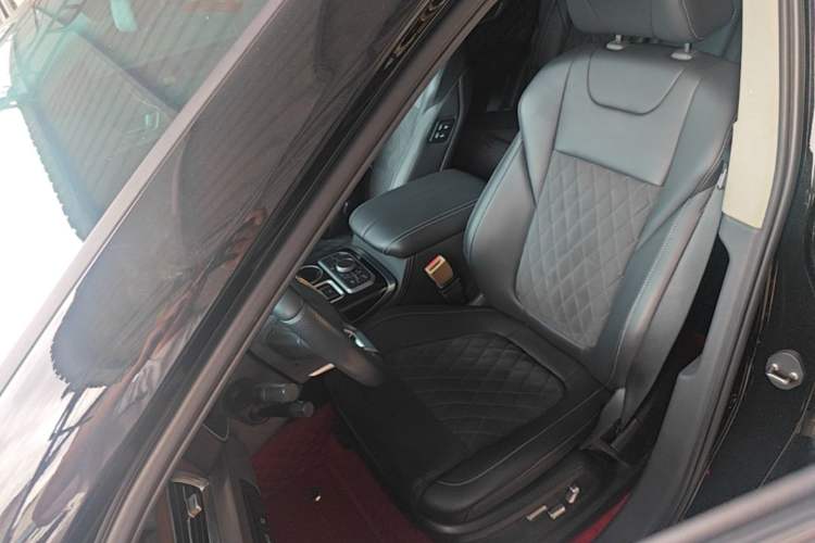 Used Hongqi HS7 2021 3.0T Automatic All-Wheel Drive Smart Connect Flagship Edition Left Front Seat