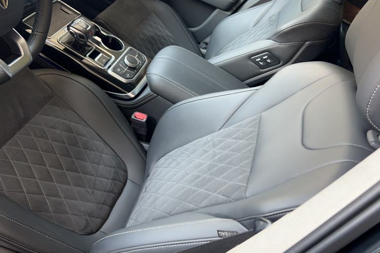Used Hongqi HS7 2021 2.0T DCT Two-Wheel Drive Smart Connect Flagship Edition Left Front Seat
