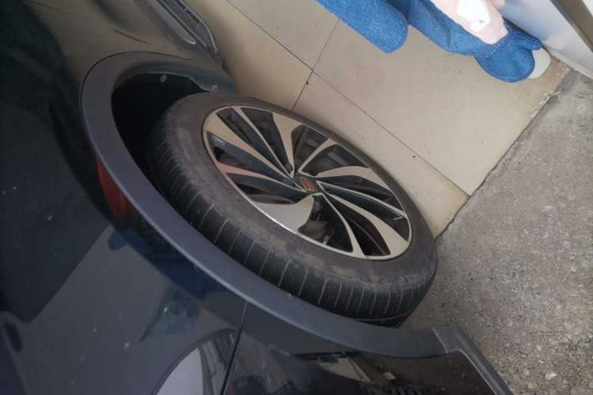 Used Hongqi HS7 2021 2.0T DCT Two-Wheel Drive Smart Connect Flagship Edition Left Front Wheel Hub