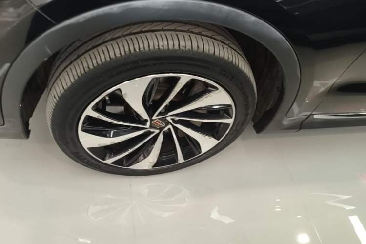 Used Hongqi HS7 2021 2.0T DCT Two-Wheel Drive Smart Connect Flagship Edition Left Front Wheel Hub