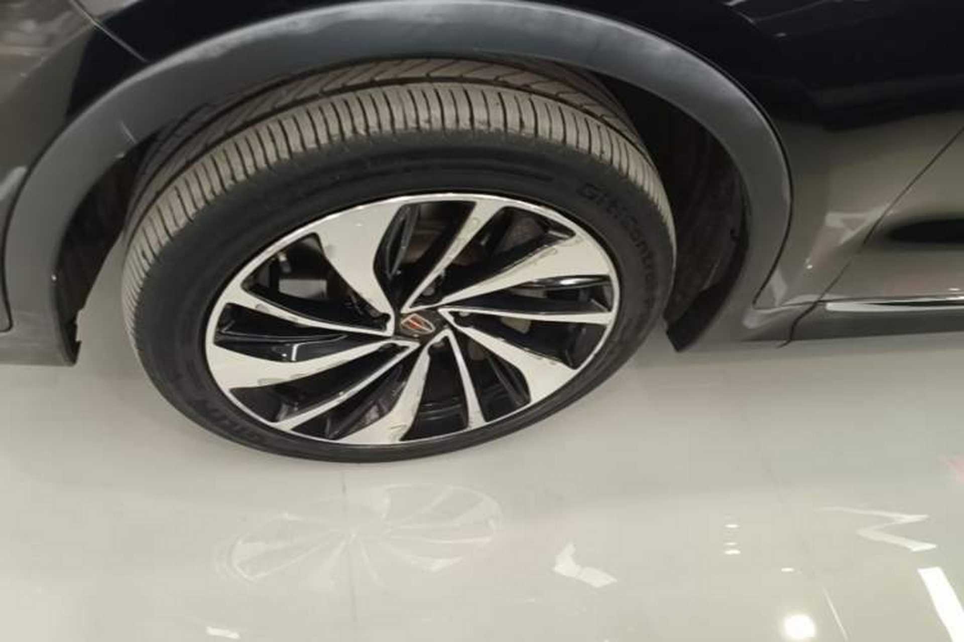Used Hongqi HS7 2021 2.0T DCT Two-Wheel Drive Smart Connect Flagship Edition Left Front Wheel Hub