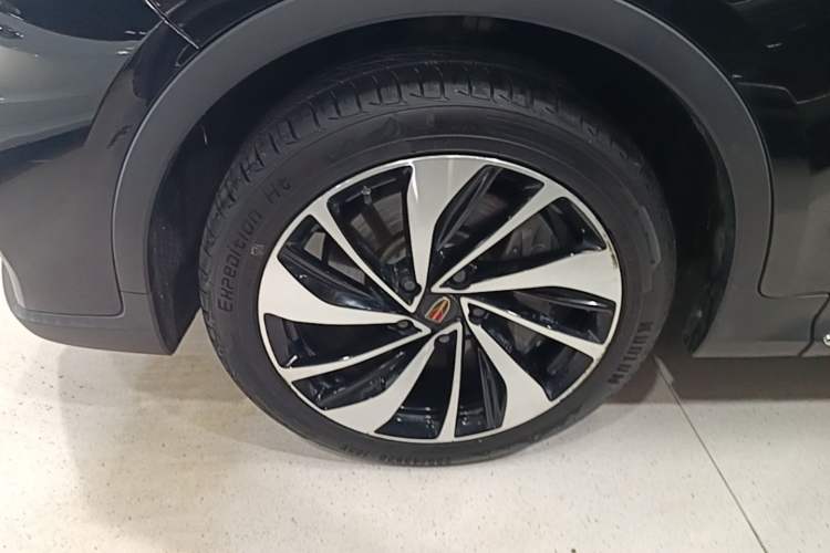 Used Hongqi HS7 2021 3.0T Automatic All-Wheel Drive Smart Connect Flagship Edition Left Front Wheel Hub