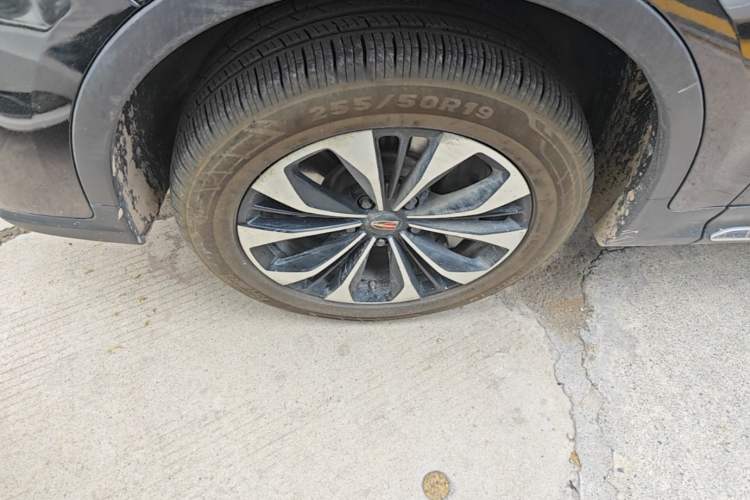 Used Hongqi HS7 2021 3.0T Automatic All-Wheel Drive Smart Connect Flagship Edition Left Front Wheel Hub