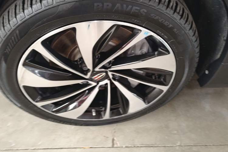 Used Hongqi HS7 2021 2.0T DCT Two-Wheel Drive Smart Connect Flagship Edition Left Front Wheel Hub