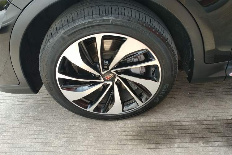Used Hongqi HS7 2021 3.0T Automatic All-Wheel Drive Smart Connect Flagship Edition Left Front Wheel Hub