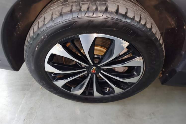 Used Hongqi HS7 2021 3.0T Automatic All-Wheel Drive Smart Connect Flagship Edition Left Front Wheel Hub