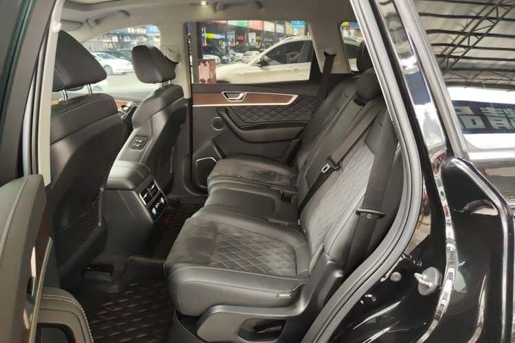 Used Hongqi HS7 2021 2.0T DCT Two-Wheel Drive Smart Connect Flagship Edition Left Rear Seat