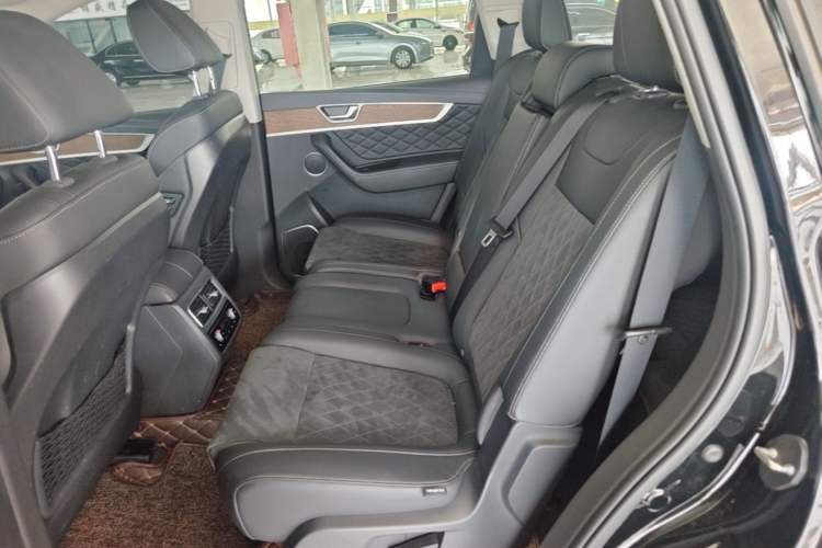 Used Hongqi HS7 2021 2.0T DCT Two-Wheel Drive Smart Connect Flagship Edition Left Rear Seat