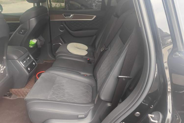 Used Hongqi HS7 2021 2.0T DCT Two-Wheel Drive Smart Connect Flagship Edition Left Rear Seat