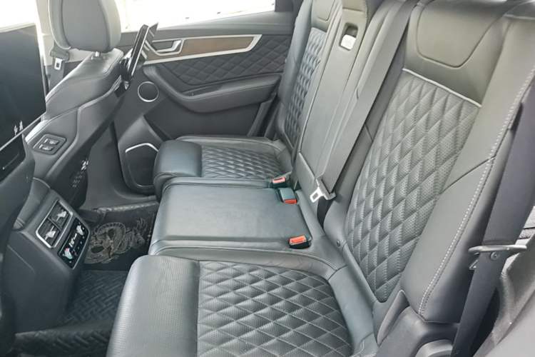 Used Hongqi HS7 2021 3.0T Automatic All-Wheel Drive Smart Connect Flagship Edition Left Rear Seat