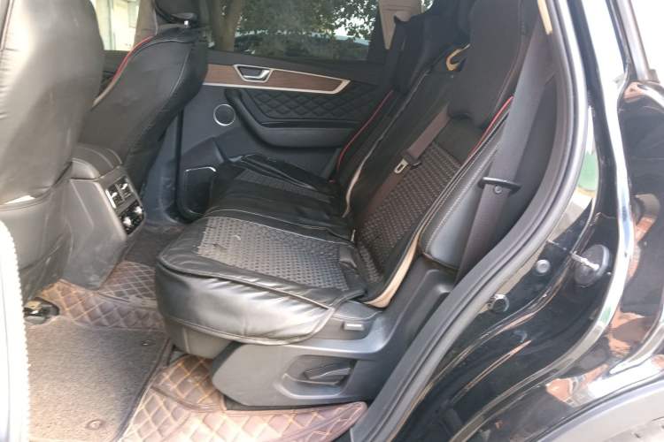 Used Hongqi HS7 2021 2.0T DCT Two-Wheel Drive Smart Connect Flagship Edition Left Rear Seat