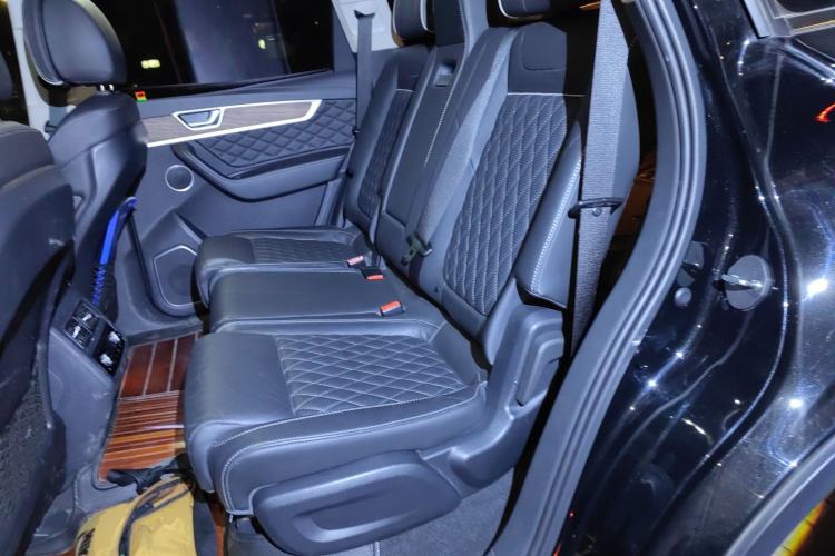 Used Hongqi HS7 2021 3.0T Automatic All-Wheel Drive Smart Connect Flagship Edition Left Rear Seat