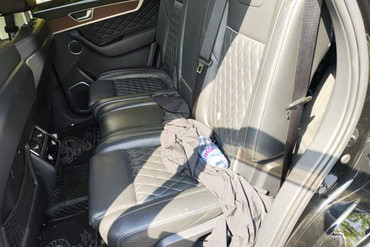 Used Hongqi HS7 2021 3.0T Automatic All-Wheel Drive Smart Connect Flagship Edition Left Rear Seat