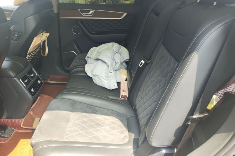 Used Hongqi HS7 2021 2.0T DCT Two-Wheel Drive Smart Connect Flagship Edition Left Rear Seat