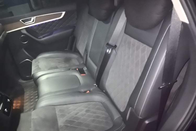 Used Hongqi HS7 2021 3.0T Automatic All-Wheel Drive Smart Connect Flagship Edition Left Rear Seat