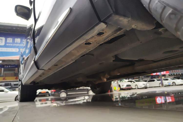 Used Hongqi HS7 2021 2.0T DCT Two-Wheel Drive Smart Connect Flagship Edition Left Side Sill