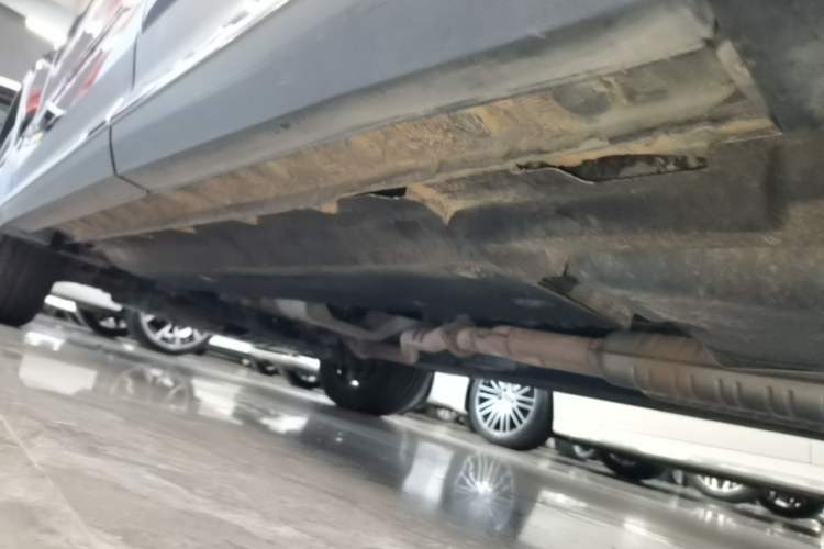 Used Hongqi HS7 2021 2.0T DCT Two-Wheel Drive Smart Connect Flagship Edition Left Side Sill