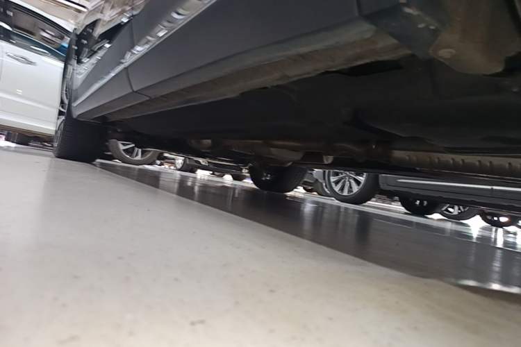 Used Hongqi HS7 2021 3.0T Automatic All-Wheel Drive Smart Connect Flagship Edition Left Side Sill