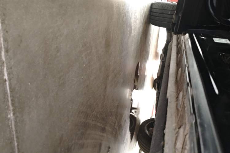 Used Hongqi HS7 2021 2.0T DCT Two-Wheel Drive Smart Connect Flagship Edition Left Side Sill
