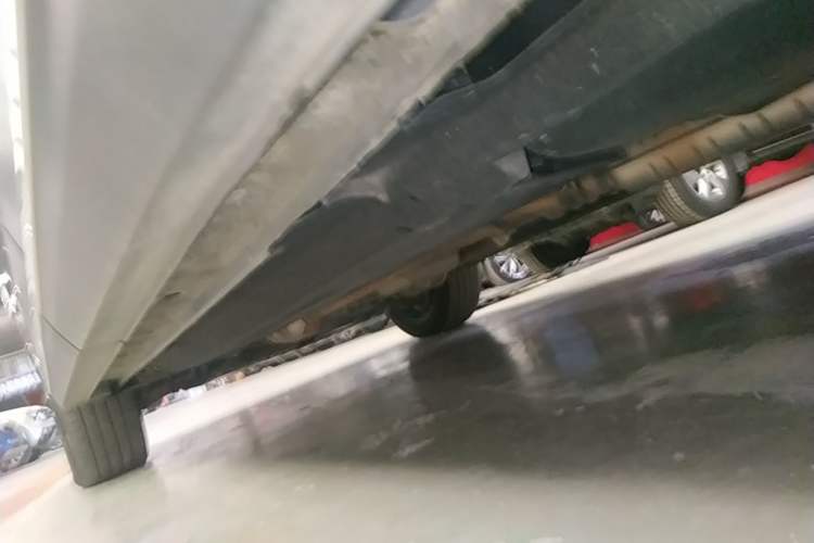 Used Hongqi HS7 2021 3.0T Automatic All-Wheel Drive ZhiLian Flagship Edition Left Side Sill