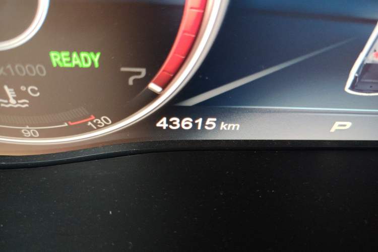 Used Hongqi HS7 2021 2.0T DCT Two-Wheel Drive Smart Connect Flagship Edition Odometer Close Up