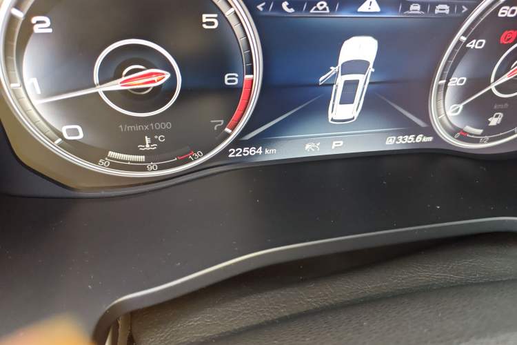 Used Hongqi HS7 2021 3.0T Automatic All-Wheel Drive Smart Connect Flagship Edition Odometer Close Up