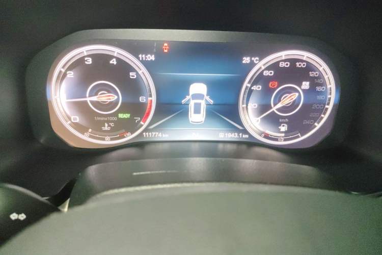 Used Hongqi HS7 2021 2.0T DCT Two-Wheel Drive Smart Connect Flagship Edition Odometer Close Up