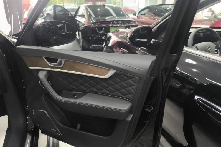 Used Hongqi HS7 2021 3.0T Automatic All-Wheel Drive Smart Connect Flagship Edition Right Front Door Interior