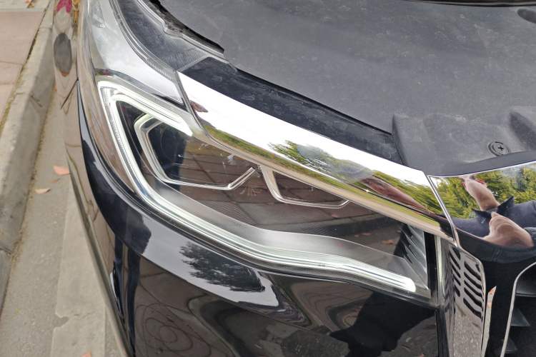 Used Hongqi HS7 2021 3.0T Automatic All-Wheel Drive Smart Connect Flagship Edition Right Front Headlight