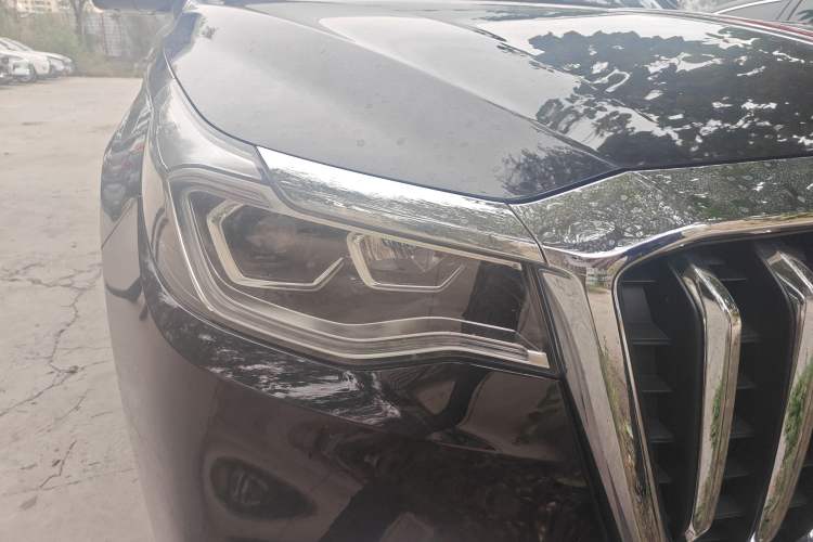 Used Hongqi HS7 2021 2.0T DCT Two-Wheel Drive Smart Connect Flagship Edition Right Front Headlight