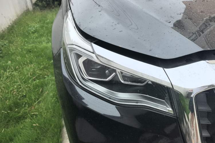 Used Hongqi HS7 2021 2.0T DCT Two-Wheel Drive Smart Connect Flagship Edition Right Front Headlight