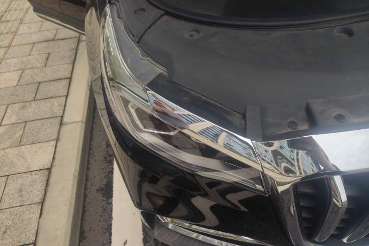 Used Hongqi HS7 2021 2.0T DCT Two-Wheel Drive Smart Connect Flagship Edition Right Front Headlight