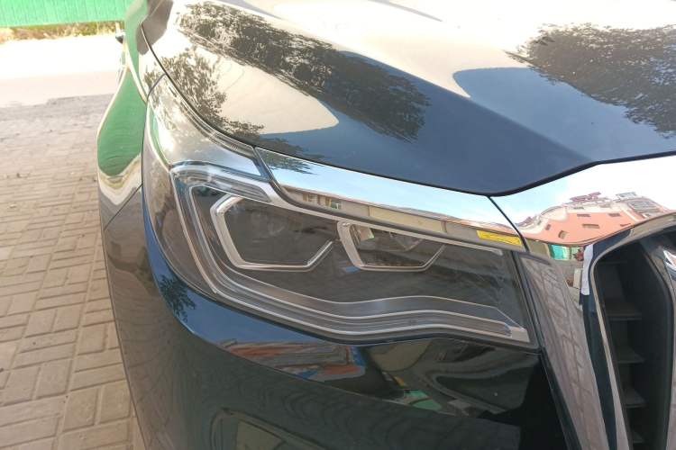 Used Hongqi HS7 2021 2.0T DCT Two-Wheel Drive Smart Connect Flagship Edition Right Front Headlight