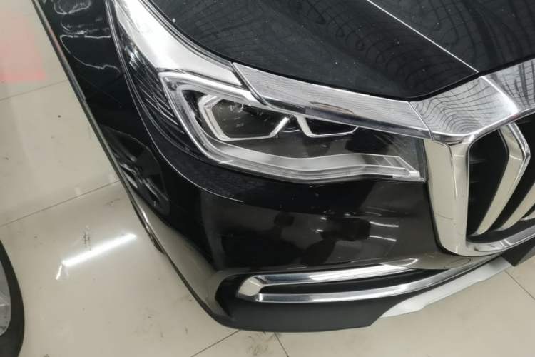 Used Hongqi HS7 2021 2.0T DCT Two-Wheel Drive Smart Connect Flagship Edition Right Front Headlight
