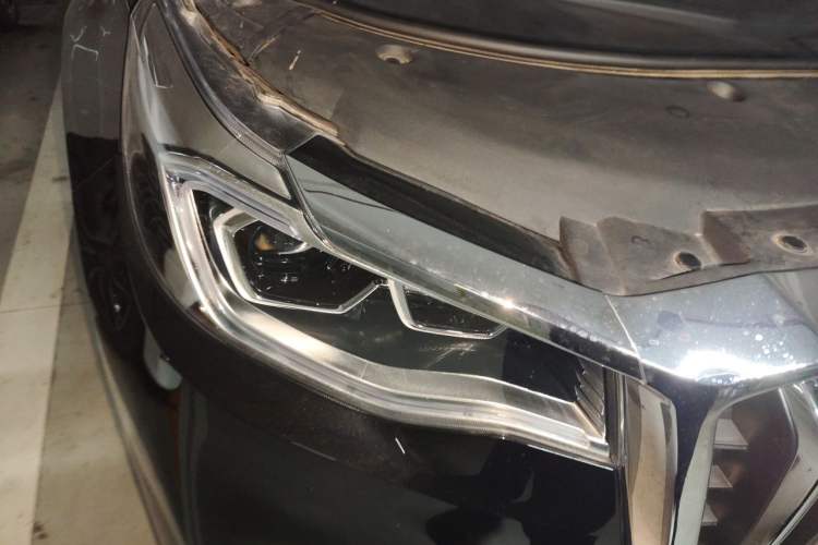 Used Hongqi HS7 2021 3.0T Automatic All-Wheel Drive Smart Connect Flagship Edition Right Front Headlight