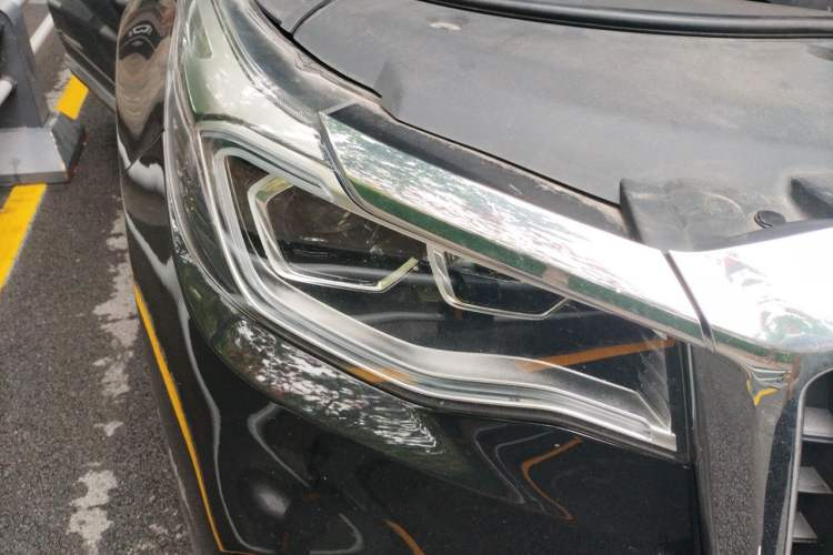 Used Hongqi HS7 2021 3.0T Automatic All-Wheel Drive Smart Connect Flagship Edition Right Front Headlight