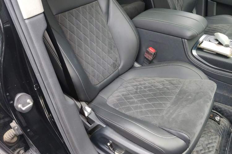 Used Hongqi HS7 2021 2.0T DCT Two-Wheel Drive Smart Connect Flagship Edition Right Front Seat