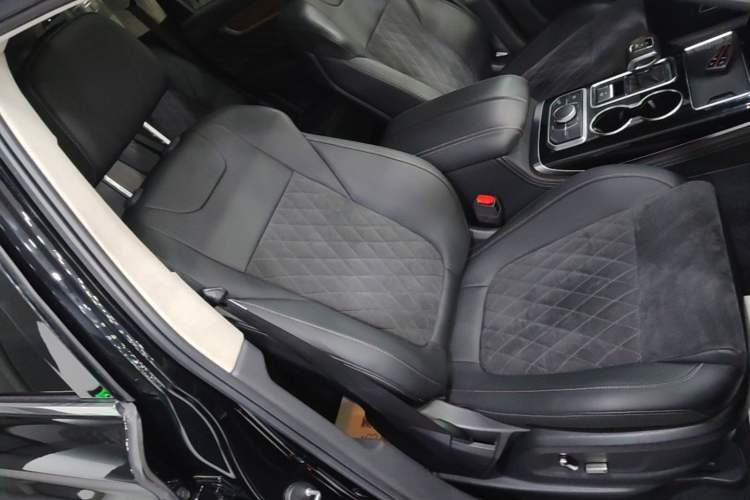 Used Hongqi HS7 2021 2.0T DCT Two-Wheel Drive Smart Connect Flagship Edition Right Front Seat